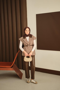 Deri Pantolonlu Yelekli Takım Kahverengi