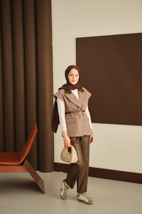 Deri Pantolonlu Yelekli Takım Kahverengi