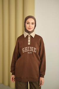 Deri Yaka Nakışlı Sweat Kahverengi