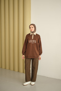 Deri Yaka Nakışlı Sweat Kahverengi