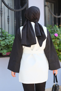 Desenli Bel Bağlamalı Kapitone İnce Yelek Beyaz