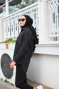 Dik Çizgili Cepli Gömlek Siyah