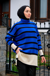 Dik Yaka Çizgili Triko Kazak Saks Mavi