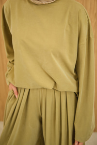 Dik Yaka Parça Detay Pantolonu Pile Detay Takım Yağ Yeşil