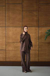 Dik Yaka Takım Kahverengi