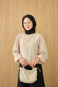 Dik Yakalı Ve Balon kol Bluz Krem