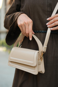 Dikdörtgen El Çanta Krem