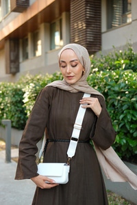 Dikdörtgen Minimal Omuz Çantası Beyaz