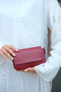 Dikdörtgen Minimal Omuz Çantası Bordo