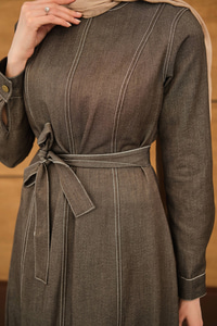 Dikiş Detay Bel Bağlamalı İnce Kot Elbise Kahverengi