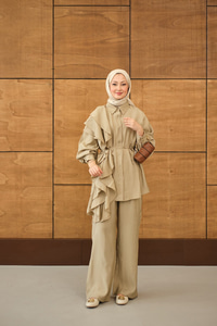 Dikiş Detay Volanlı Bel Bağlamalı Takım Krem