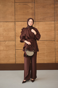 Dikiş Detay Volanlı Bel Bağlamalı Takım Kahverengi