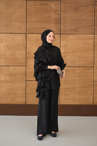 Dikiş Detay Volanlı Bel Bağlamalı Takım Siyah