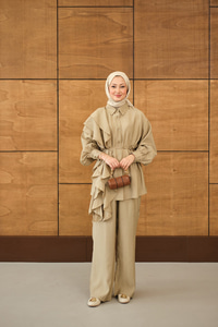 Dikiş Detay Volanlı Bel Bağlamalı Takım Krem