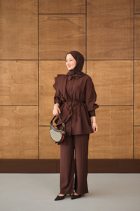 Dikiş Detay Volanlı Bel Bağlamalı Takım Kahverengi