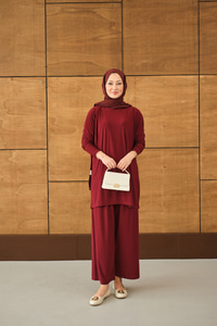 Dikiş Detay Yırtmaçlı Takım Bordo