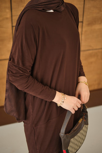 Dikiş Detay Yırtmaçlı Takım Kahverengi