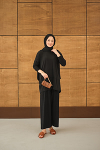 Dikiş Detay Yırtmaçlı Takım Siyah