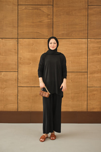 Dikiş Detay Yırtmaçlı Takım Siyah