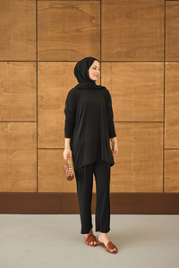 Dikiş Detay Yırtmaçlı Takım Siyah