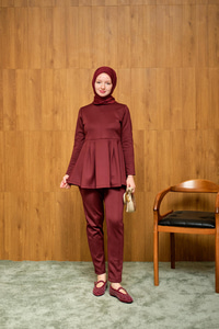Dikiş Detaylı Pileli Takım Bordo