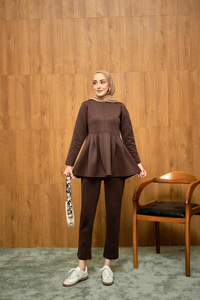 Dikiş Detaylı Pileli Takım Kahverengi