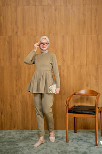 Dikiş Detaylı Pileli Takım Yeşil