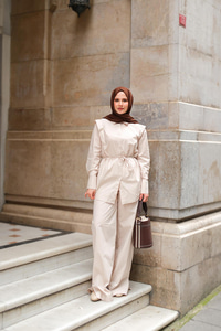 Dış Vatka Detaylı Şık Takım Bej