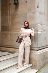 Dış Vatka Detaylı Şık Takım Bej