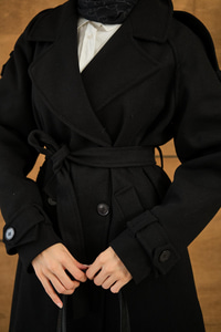 Düğme Detay Bel Bağlamalı Kaban Siyah