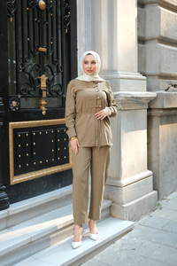 Düğme Detay Takım Vizon