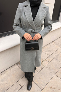 Düğme Ve Bel Bağlamalı Ara Boy Kaşe Kaban Füme