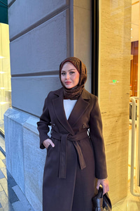 Düğme Ve Bel Bağlamalı Ara Boy Kaşe Kaban Kahverengi