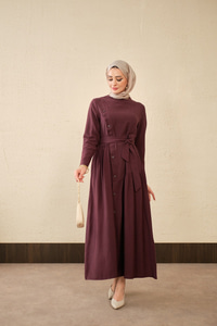 Düğmeli Etek Büzgülü Bel Bağlamalı Elbise Mürdüm