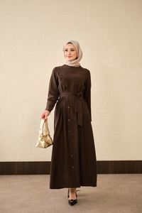 Düğmeli Etek Büzgülü Bel Bağlamalı Elbise Kahverengi