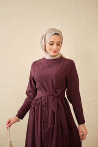 Düğmeli Etek Büzgülü Bel Bağlamalı Elbise Mürdüm