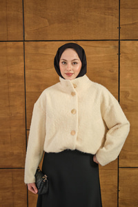 Düğmeli Kısa Keçe Kaban Ekru