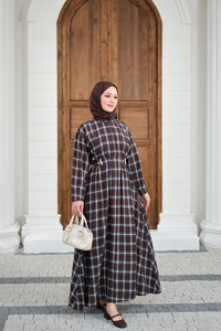 Ekose Desen Bronş Detay Arkadan Bağlamalı Elbise Kahverengi