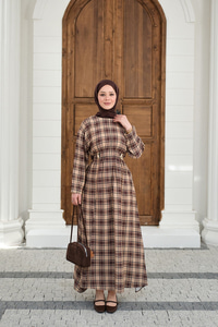 Ekose Desen Bronş Detay Arkadan Bağlamalı Elbise Vizon