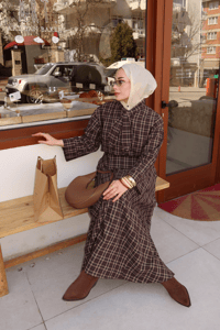 Ekose Desen Yaka Bağlamalı Etekli Takım Kahverengi