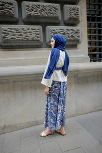 Eteği Baskılı Keten Takım Mavi