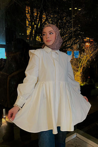 Eteği Pile Detaylı Gömlek  Beyaz