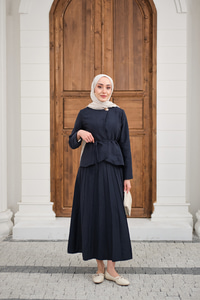 Eteği Pileli Ceketi Yandan Düğmeli Takım Lacivert