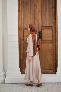 Eteği Pileli Ceketi Yandan Düğmeli Takım Taş