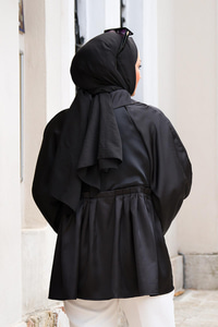 Eteği Piliseli Fermuarlı Tunik Siyah