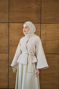 Eteği Scuba Kapitone Takım Krem