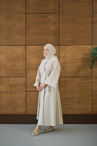 Eteği Scuba Kapitone Takım Krem