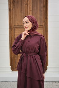 Eteği Volanlı Bel Bağlamalı Gömlek Yaka Yarım Düğmeli Elbise Mürdüm