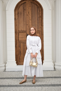 Eteği Volanlı Bel Bağlamalı Gömlek Yaka Yarım Düğmeli Elbise Beyaz