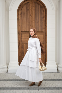 Eteği Volanlı Bel Bağlamalı Gömlek Yaka Yarım Düğmeli Elbise Beyaz